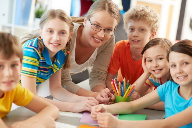 Бесплатные кружки для школьников Каменского: мобильные телефоны и адреса