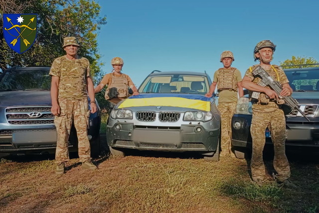 Прокуратура Дніпра передала три заарештовані автомобілі ЗСУ