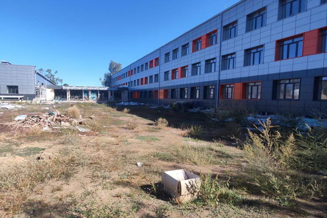 Криворізька гімназія перетворюється на «чорну діру»