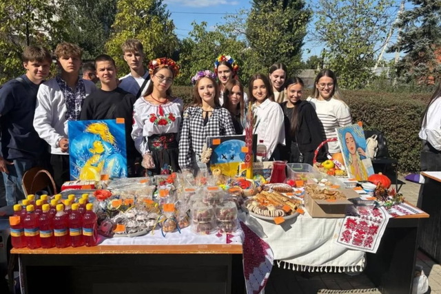 Студенти Дніпра провели благодійний ярмарок