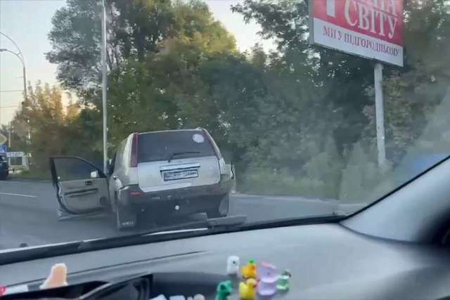 ��������� ��� � ������������: Nissan ���������� BYD, ���� ������������