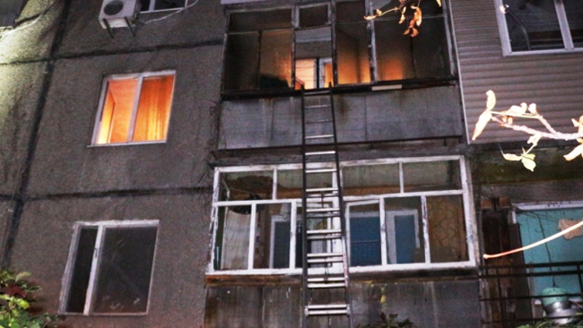 Во время пожара на Слобожанском проспекте спасены два человека