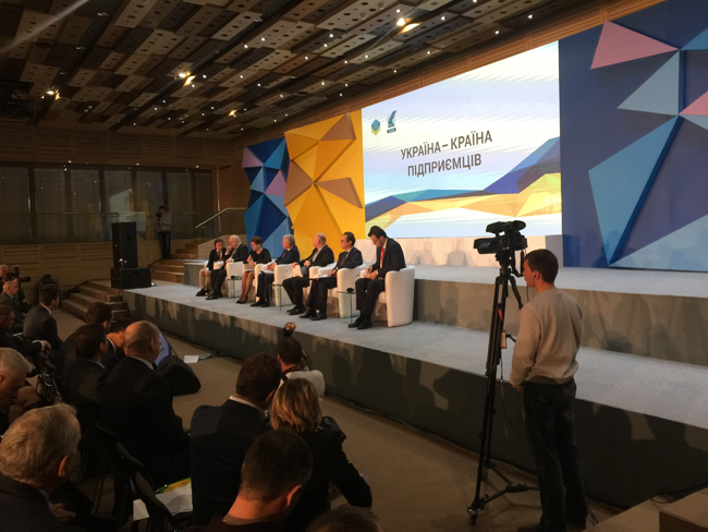 На предпринимательском бизнес форуме банкиры рассказали, кто именно кормит власть