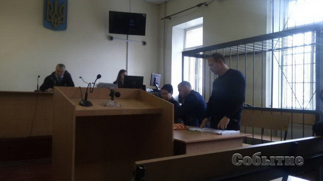 Обвиняемый в крупной взятке каменской полицейский заявил о фальсификации