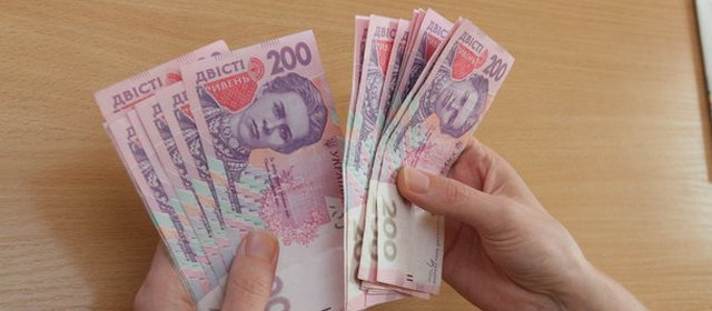 Неполная занятость: сколько зарабатывают украинцы за час и где платят больше всего