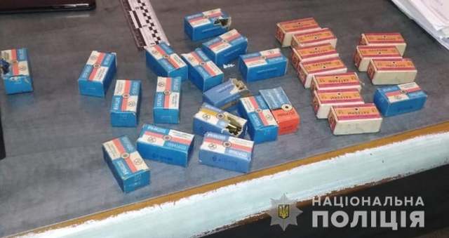 В Каменском полицейские изъяли у мужчины более тысячи патронов