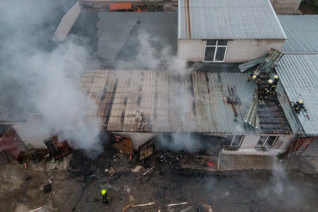 Фото dp.informator.ua В Днепре ликвидировали пожар в гаражно-строительном кооперативе