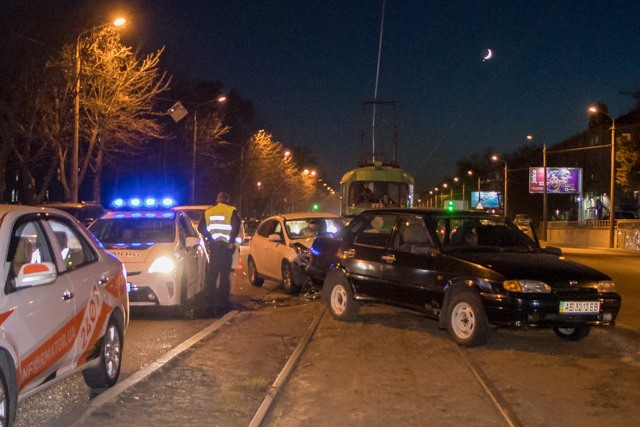 � ������ �� ������� ������������ Lada ����������� � Ford � �������� �� ���������� ����