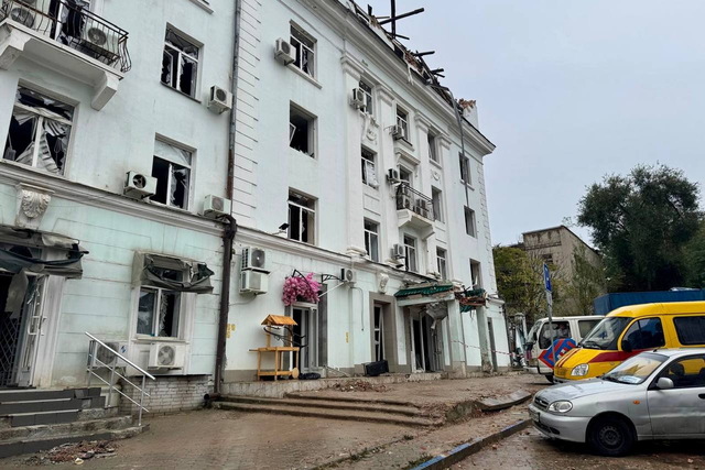 После вчерашней атаки коммунальщики вывезли более 130 тонн обломков