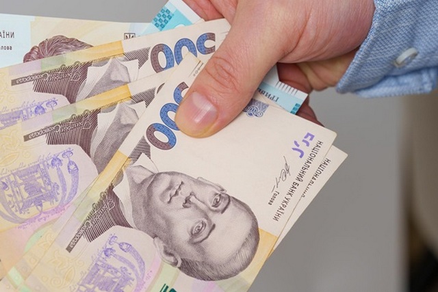 Фото: Getty Images В Украине в августе снизилась средняя зарплата