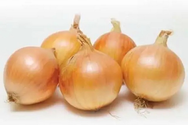 Цены на лук в Украине рухнули до минимума за четыре сезона: сколько стоит килограмм