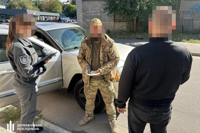 На Днепропетровщине пытались подкупить заместителя комбата, чтобы тот «отпустил» солдата