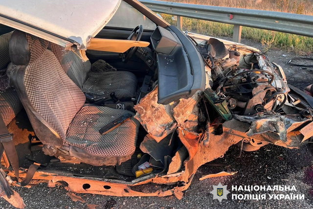 На Днепропетровщине в результате тяжелого ДТП погиб пассажир ВАЗ: водитель сбежал