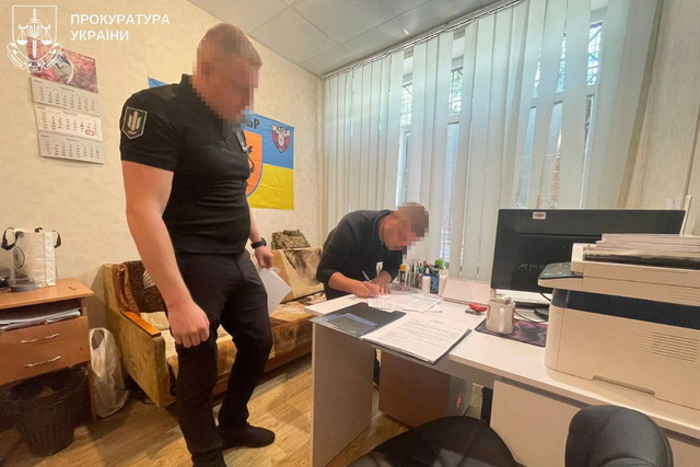 В Днепре будут судить сотрудника ТЦК за незаконное снятие c воинского учета 17 человек