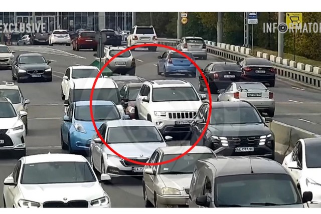 В Днепре на Новом мосту столкнулись четыре автомобиля