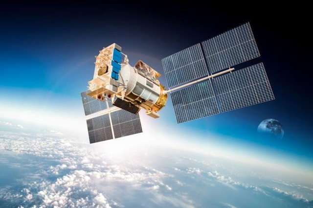 Виготовлений у Дніпрі супутник зійшов із космічної орбіти