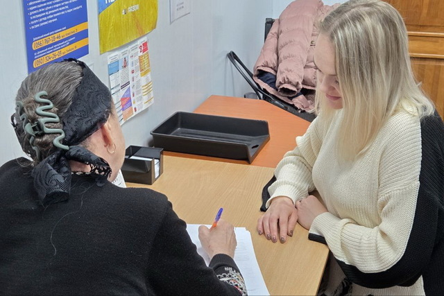 Родина онкохворого Микити отримала допомогу від Дніпровської міськради