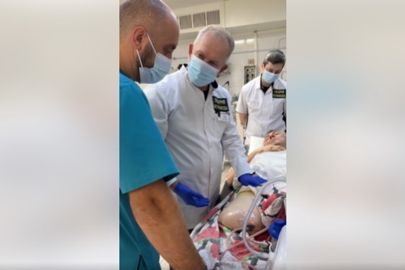 В больнице Мечникова спасли жизнь известному врачу