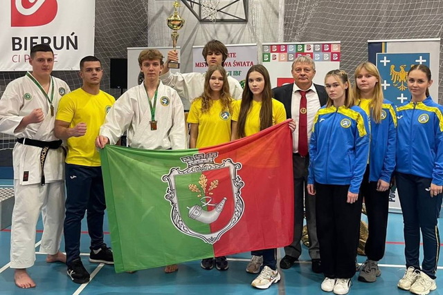 Трое криворожцев стали чемпионами мира по рукопашному бою на Чемпионате в Польше