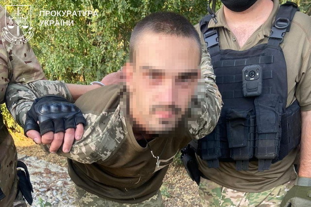 Покушение на двойное убийство, дезертирство и хранение боеприпасов: на Днепропетровщине суд вынес приговор военнослужащему