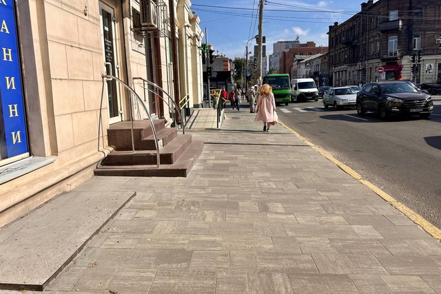 На Липинського закінчили ремонт тротуару