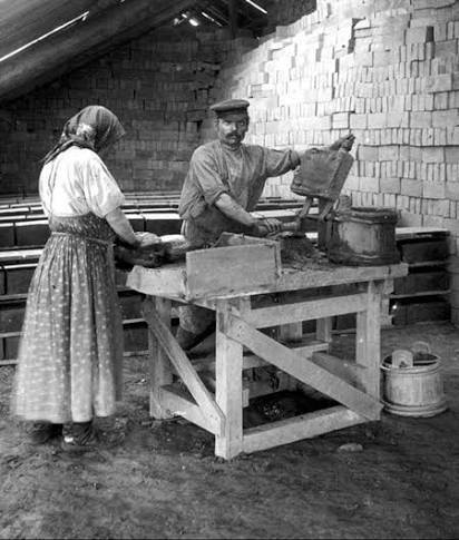 Музею історії Дніпра передали унікальний експонат