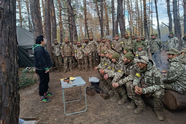 Дніпровські музейниці вирушили на передову