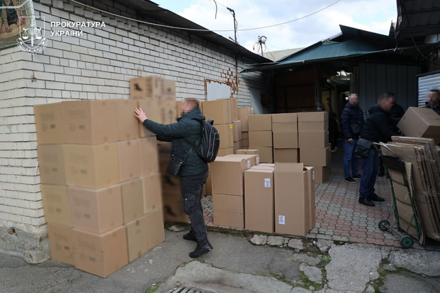 У Дніпрі перекрито канал збуту контрафактних цигарок: вартість вилученого 10 млн грн