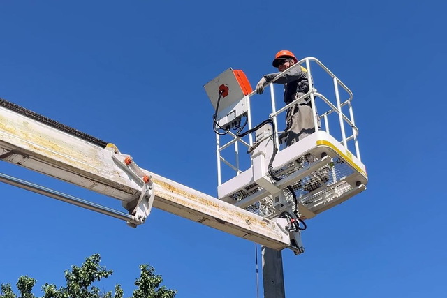 В этом году на Днепропетровщине энергетики провели вдвое больше ремонтов для стабильного прохождения зимы