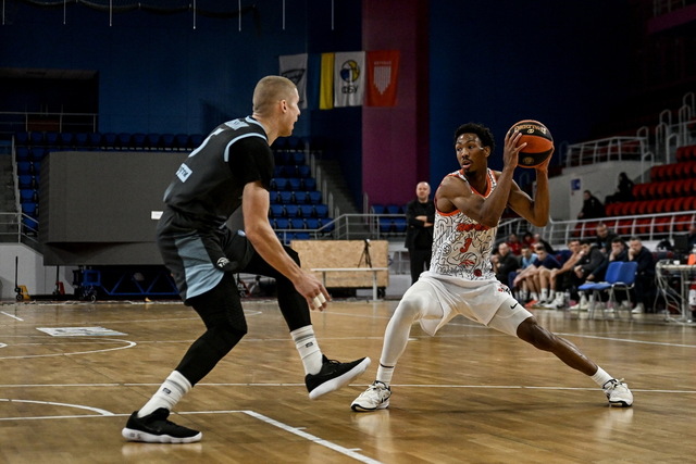 Баскетболисты «Днепра» одержали пятую подряд победу в Суперлиге