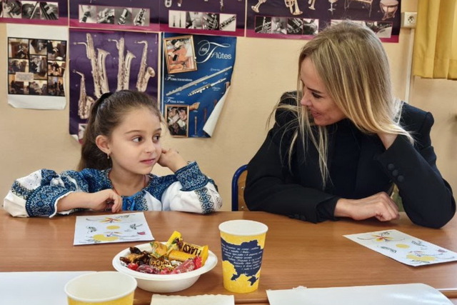 Петриківського розпису вчили мешканців Парижа