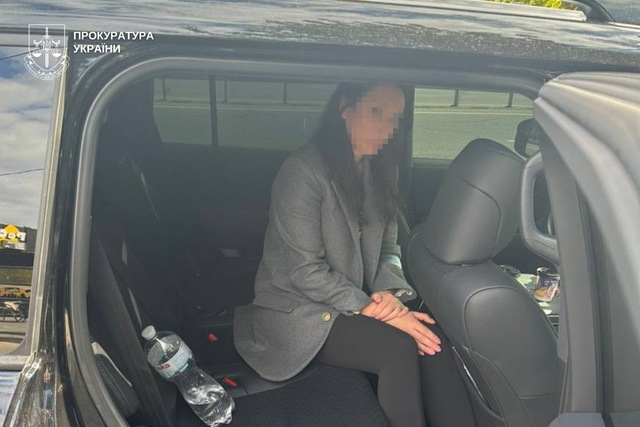 «Прописка» за 1000 доларів: у Дніпрі викрито жінку, яка за гроші забезпечувала зміну місця реєстрації військовозобов’язаних чоловіків