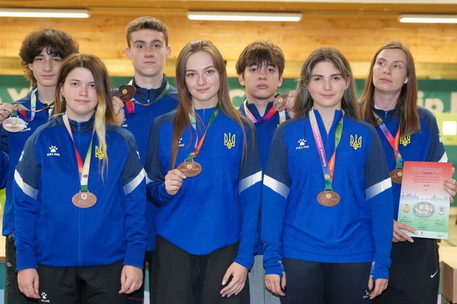 Фото: European Shooting Confederation / Hungarian Shooting Federation Двое стрелков из Днепра стали призерами финала чемпионата Европейской юношеской лиги в Венгрии