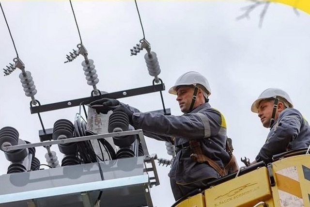 За неделю энергетики вернули свет после обстрелов в 180 тысяч домов Днепропетровщины