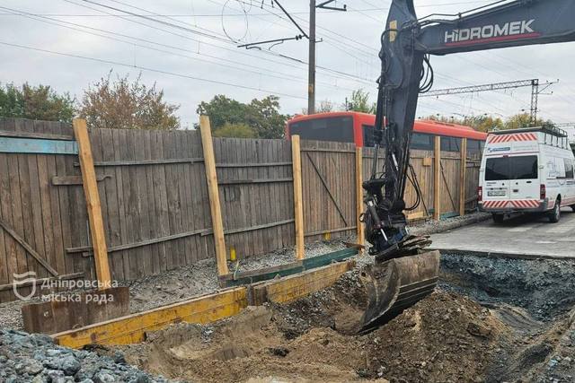 В Днепре ремонтируют ливневую сеть на улице Ивана Нечуя-Левицкого: движение транспорта временно перекрыто