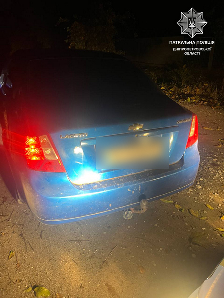 В Днепре патрульные во время комендантского часа обнаружили несовершеннолетнего водителя за рулем Chevrolet