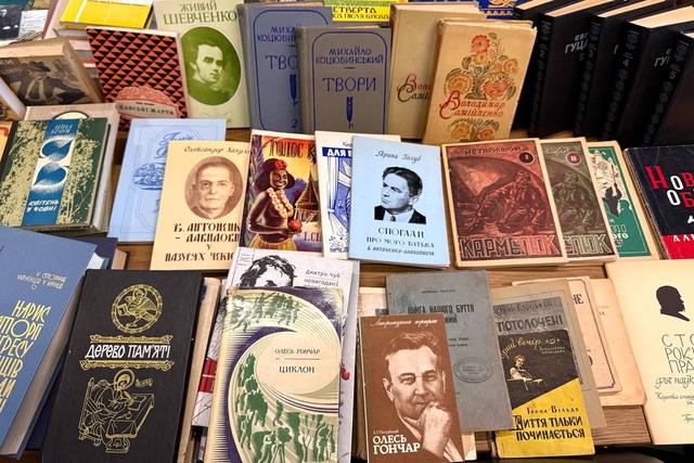 Из Австралии прибыли книги для днепровской библиотеки