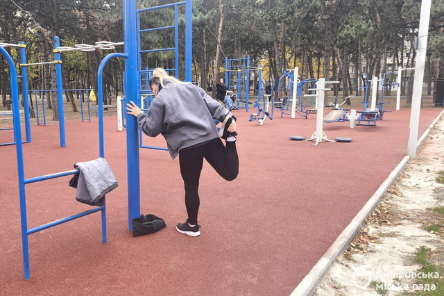 В парке им.Писаржевского по заявкам днепрян обновили спортивную площадку