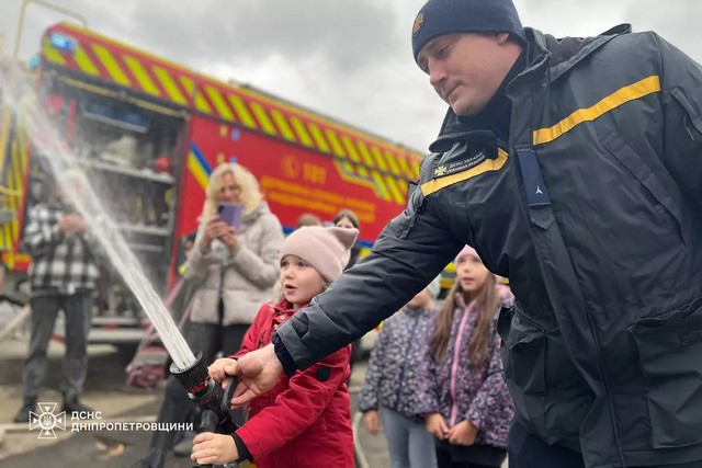 У Дніпрі рятувальники провели акцію «Запобігти. Врятувати. Допомогти.»