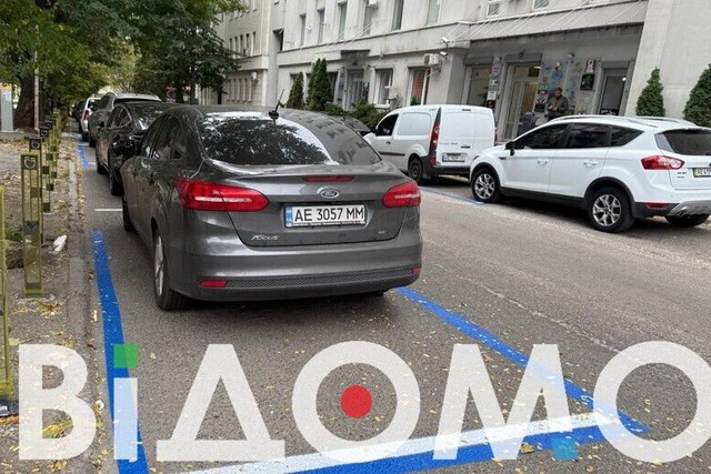 На Акинфиева обустраивают новую платную парковку