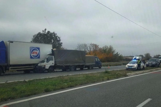 На трассе Днепр-Кривой Рог грузовик влетел в фуру АТБ