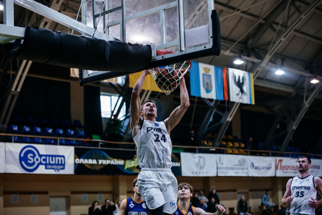 Старий Луцьк - Дніпро. Фото - fbu.ua Суперліга: БК «Дніпро» у напруженому матчі обіграв «Старий Луцьк»
