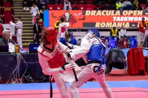 4 медалі вибороли спортсмени з Дніпра та Кам'янського на змаганнях з тхеквондо ВТФ у Румунії