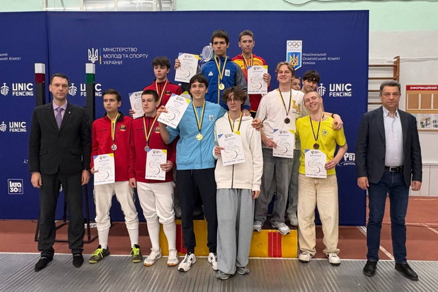Фото Олега Соколова Фехтовальщики из Днепра завоевали «бронзу» на командном чемпионате Украины среди кадетов