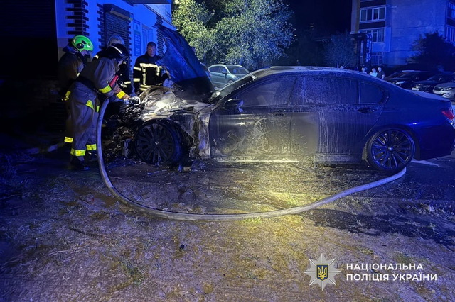 19-річний хлопець за гроші підпалив автомобіль