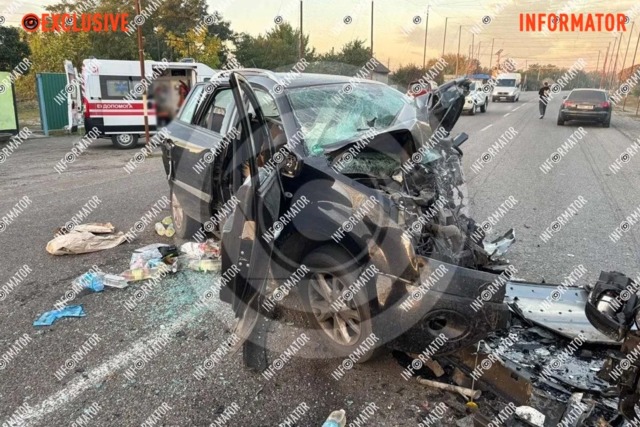 ������� ������������ Renault � Kia � ���������������� �������: ������� 2 ��������, ���������� � ��� 4