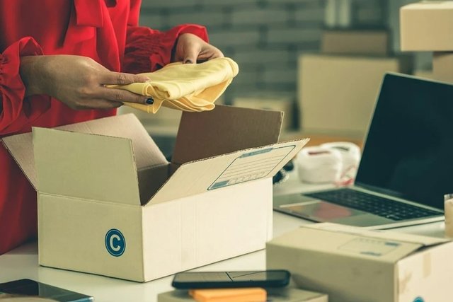Посылки из Китая подорожают: Рада поддержала налоги на международные отправлений до €150