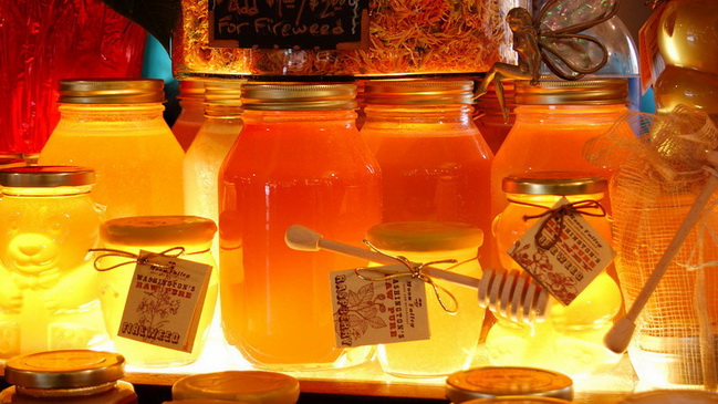 Кам'янчани зможуть купити доступний мед на спеціалізованих ярмарках