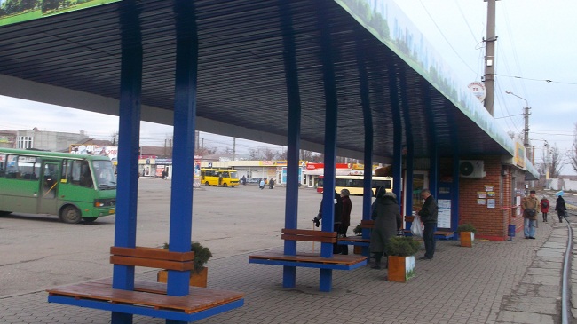 У Кам’янському презентували оновлений зупинковий комплекс