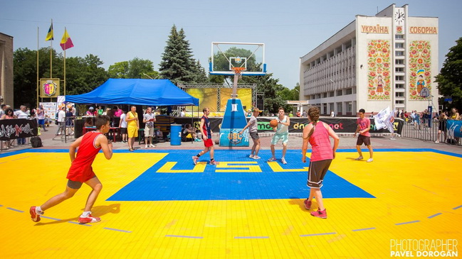 В Каменском пройдет чемпионат города по баскетболу